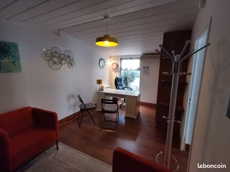 bureau proche mairie et école