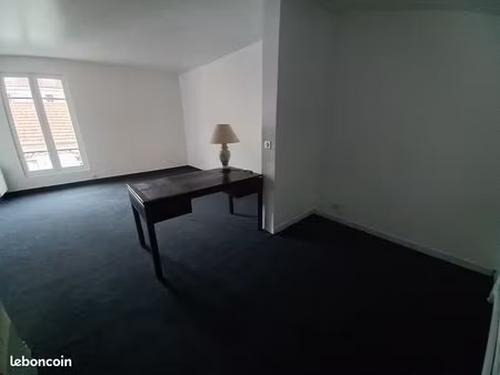 loue bureau double 25 m2 centre ville villennes sur seine 660/mois