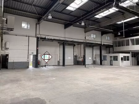 local industriel 764 m²