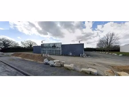 local d'activité 1 641 m²