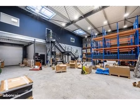 local d'activité 465 m²