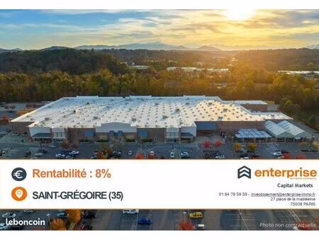 local commercial 2 500 m²