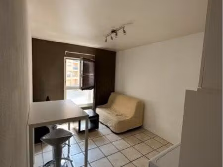 studio lyon 7 proche métro d et b