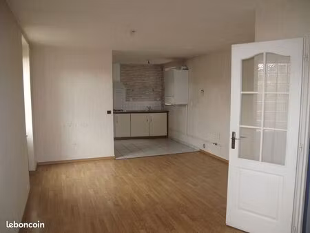 f2 49m² neuville sur saonr