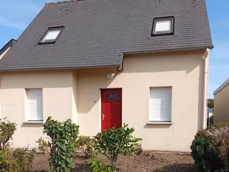 maison à louer – centre-ville de saint-méen-le-grand – disponible 01/04/2026