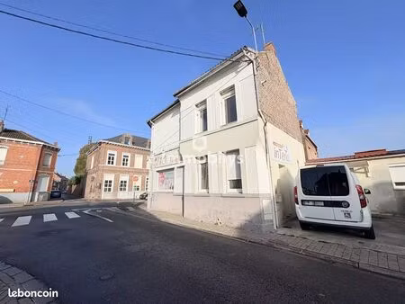 immeuble 11 pièces 140 m²