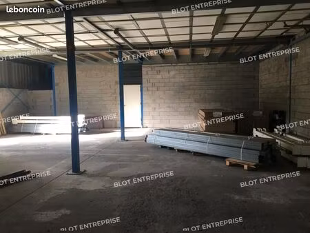 local industriel 216 m²