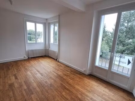 maison à louer proximité immédiate écoles de chabanais