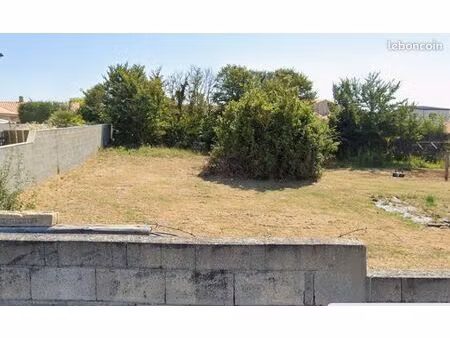 terrain 386m2 la pironniere