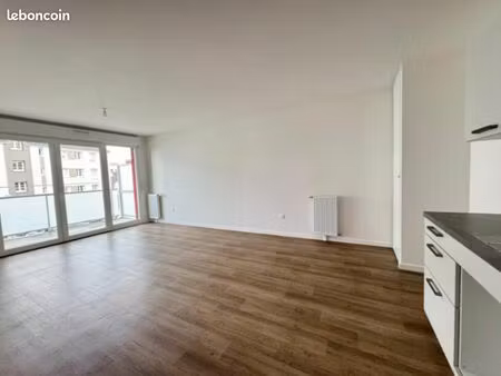 appartement 4 pièces 79 m²