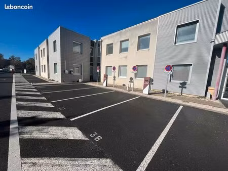 bureau 12 1 m2 disponible avril