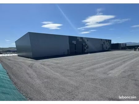 local d'activité 1200 m²