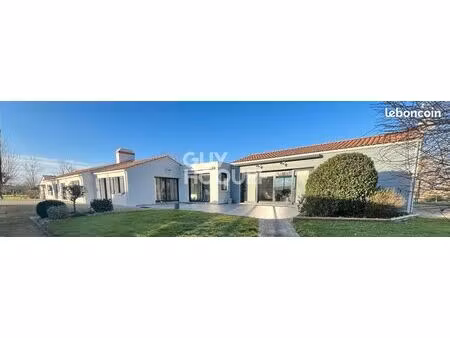 propriété 7 pièces 204 m²