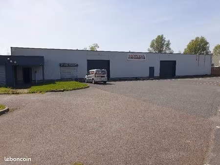 local commercial 300 m²