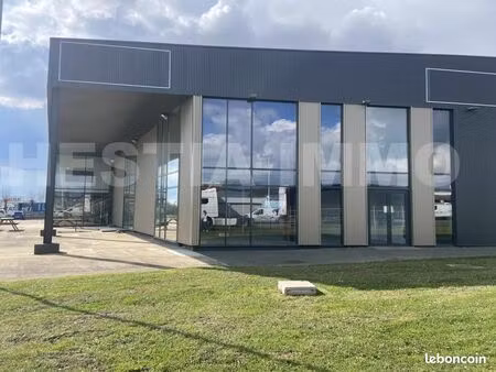 local d'activité 240 m²