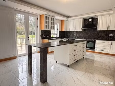 maison 5 pièces 180 m²