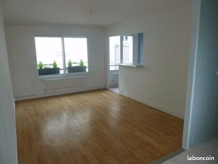 maison-appartement t3 viarme-hauts paves + garage