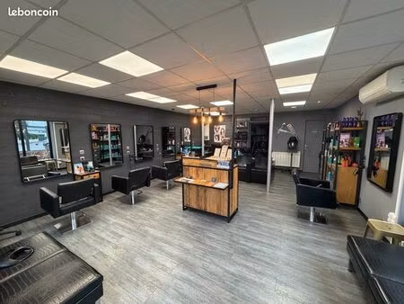 salon de coiffure /mur/maison