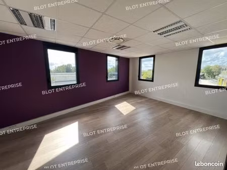 bureaux 294 m²