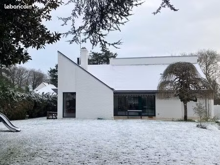 maison d’architecte 6 pièces et grand jardin