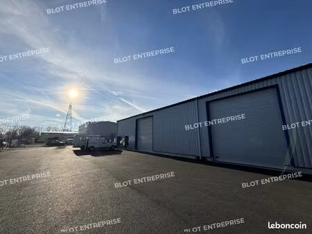 local d'activité 300 m²