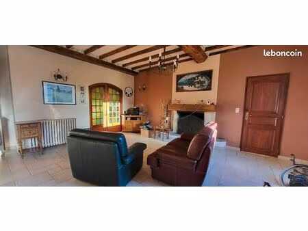 vends corps de ferme