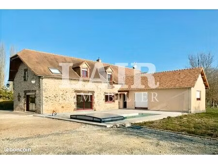 maison 9 pièces 259 m²