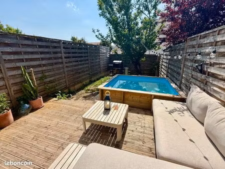 maison de ville avec petite piscine