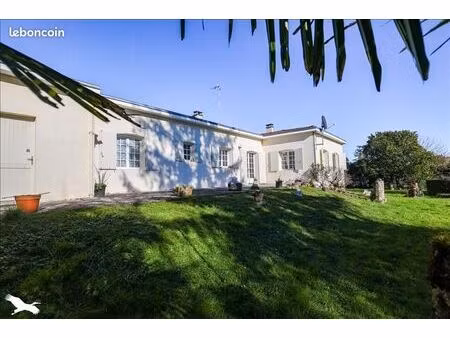 pavillon 7 pièces 215 m²