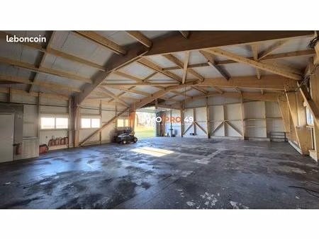 local 260 m² tiffauges