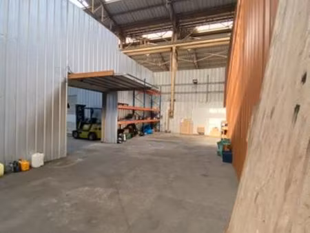 local de stockage 120 m2