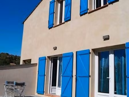 la maison aux volets bleus