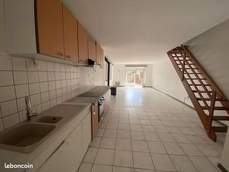 f3 de 72 m2 avec terrasse et jardin