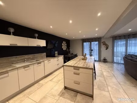 villa 4 pièces 142 m²