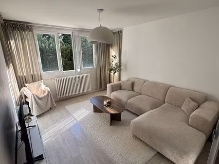 appartement 2 pièces 47m² lumineux route du coin secteur sainte-marie