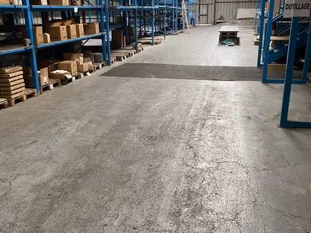 entrepot 1600m2