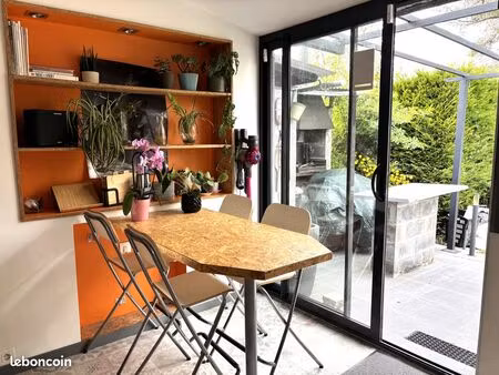 jolie maison flamande 2 chambres  1 bureau  jardin