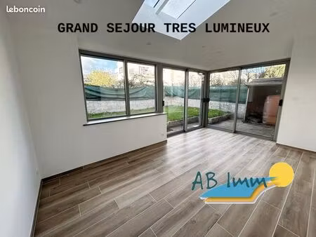 maison 8 pièces 145 m²