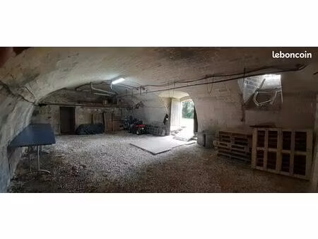 local / stockage de 75 m2 cergy à 25 minutes magny en vexin à 8 minutes gisors à 12 minute