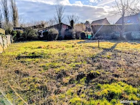 terrain constructible viabilisé (centre-village)