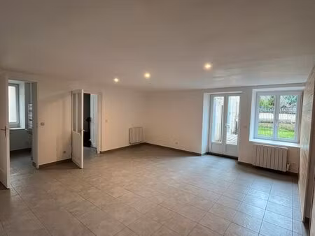 a louer ensemble local professionnel +appart t3 ( non dissociable )