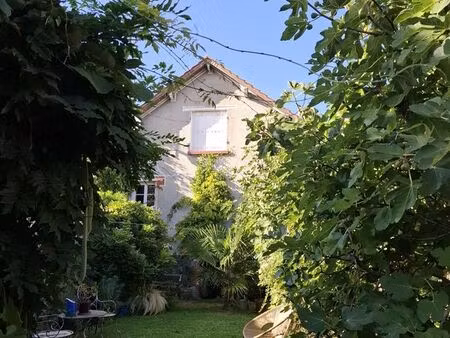 maison 1930 dans le centre de luisant