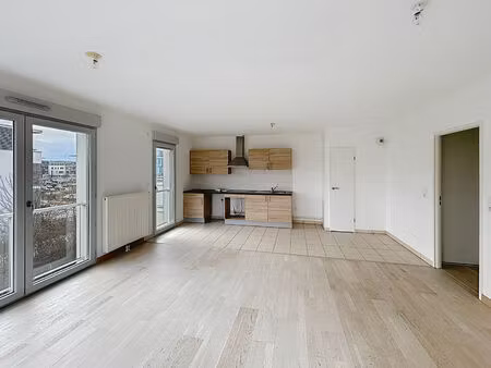 location appartement 3 pièces 73 m² à bezannes (51430)