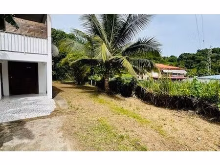 location maison  m² t-2 à les abymes  700 €