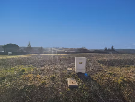 terrain constructible viabilisé de 1491m2 - auch proche