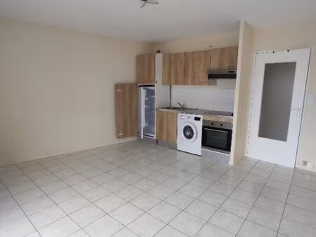 location appartement 2 pièces 37 m² à limoges (87000)