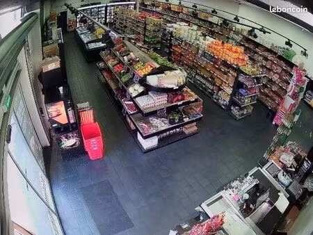 fonds de commerce – local 195 m² avec très grand parking – garges les gonesse – 500 000