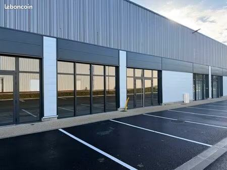 local commercial 220 m² le thillay