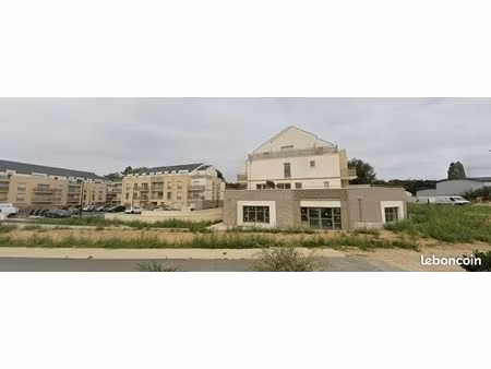 local commercial 308 m² vemars