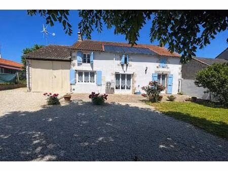 maison de village de 190 m² à ruffec